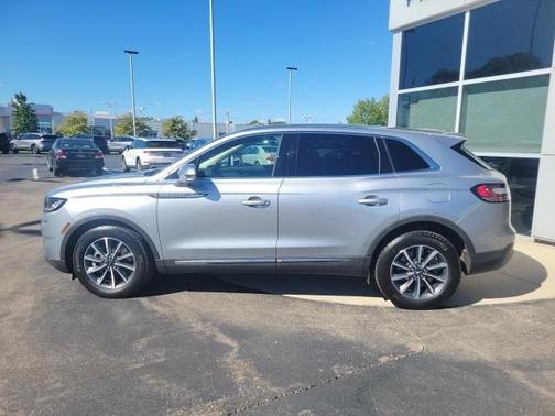 2022 Lincoln Nautilus Standard