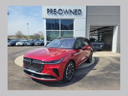 RED CARPET MET CC 2024 Lincoln Nautilus RESERVE