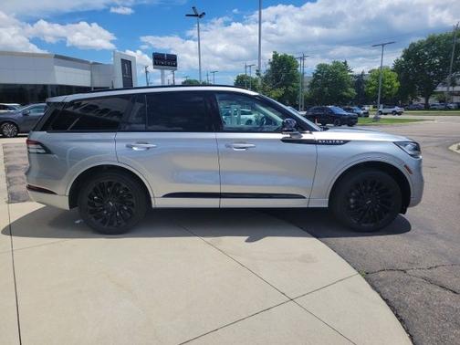 SILVER RADIANCE MET CC 2024 Lincoln Aviator RESERVE
