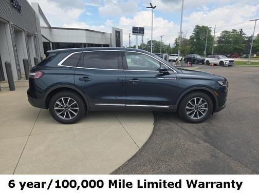 2022 Lincoln Nautilus Standard