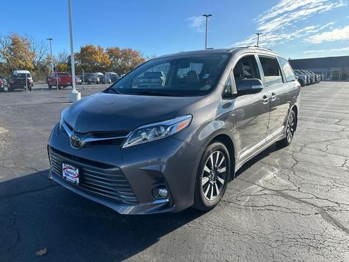 2018 Toyota Sienna Limited Premium