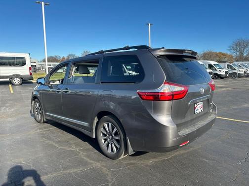 2018 Toyota Sienna Limited Premium