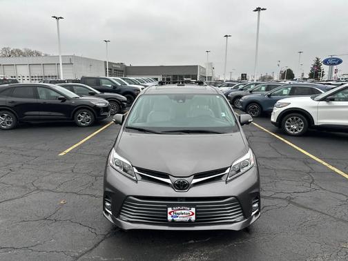 2018 Toyota Sienna Limited Premium