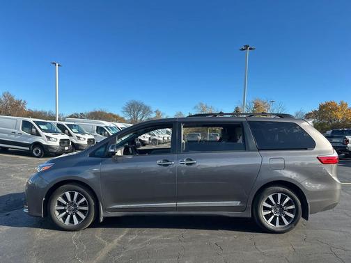 2018 Toyota Sienna Limited Premium