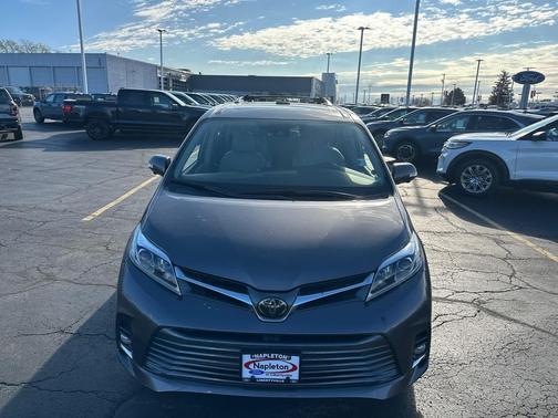 2018 Toyota Sienna Limited Premium