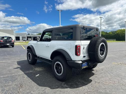 Oxford White 2022 Ford Bronco Outer Banks