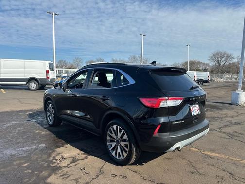 2022 Ford Escape Titanium