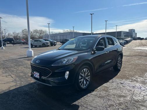 2022 Ford Escape Titanium