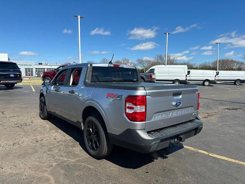 Iconic Silver Metallic 2023 Ford Maverick XLT