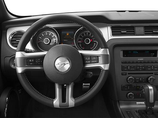 Oxford White 2014 Ford Mustang V6