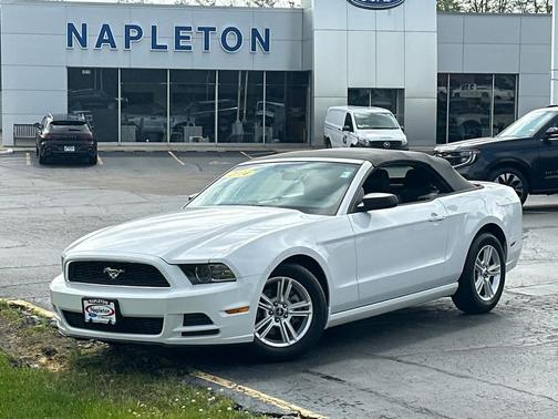 Oxford White 2014 Ford Mustang V6