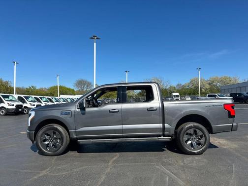 2025 Ford F-150 Lightning LARIAT