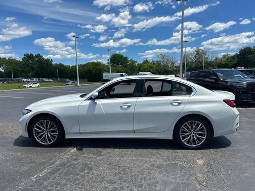 Mineral White Metallic 2024 BMW 330 xDrive