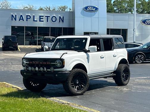 Oxford White 2024 Ford Bronco Outer Banks