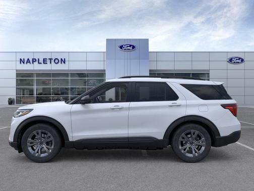 Space White Metallic 2026 Ford Explorer Active
