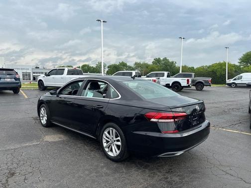 Deep Black Pearl 2020 Volkswagen Passat 2.0T SE