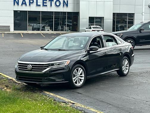 Deep Black Pearl 2020 Volkswagen Passat 2.0T SE