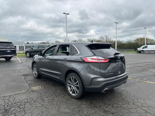 Carbonized Gray Metallic 2022 Ford Edge Titanium