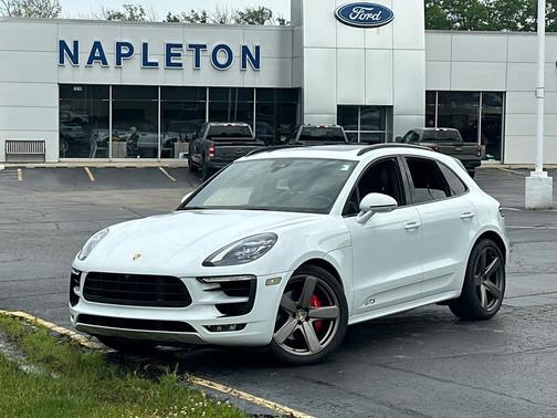 Carrara White Metallic 2017 Porsche Macan Macan GTS