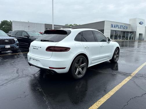 Carrara White Metallic 2017 Porsche Macan Macan GTS