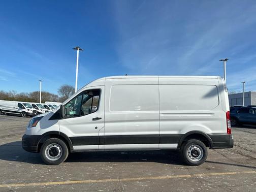 2025 Ford Transit-250 148 WB Medium Roof Cargo