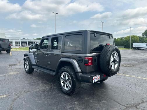 Granite Crystal Metallic Clearcoat 2021 Jeep Wrangler Unlimited Sahara