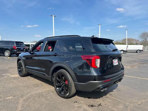 Agate Black Metallic 2023 Ford Explorer ST