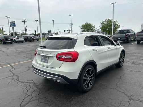 2017 Mercedes-Benz GLA 250 Base 4MATIC