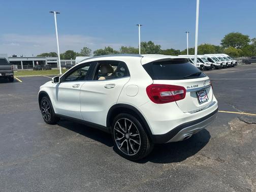 2017 Mercedes-Benz GLA 250 Base 4MATIC