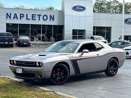 2015 Dodge Challenger SXT