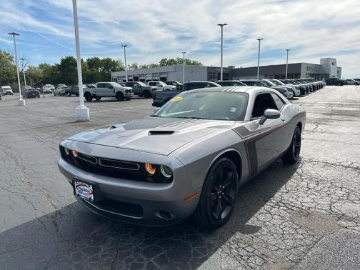 2015 Dodge Challenger SXT