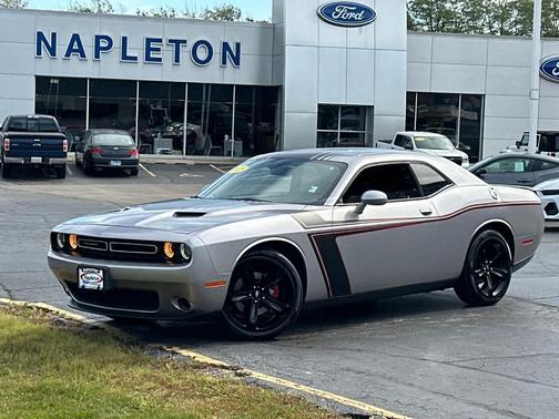 2015 Dodge Challenger SXT