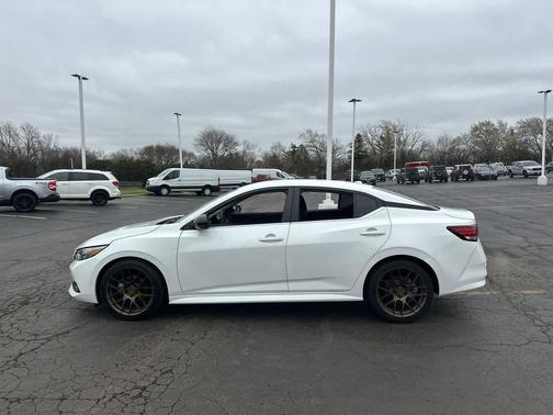 Aspen White Tricoat 2021 Nissan Sentra SR