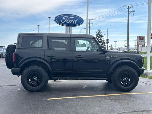 Shadow Black 2022 Ford Bronco Wildtrak