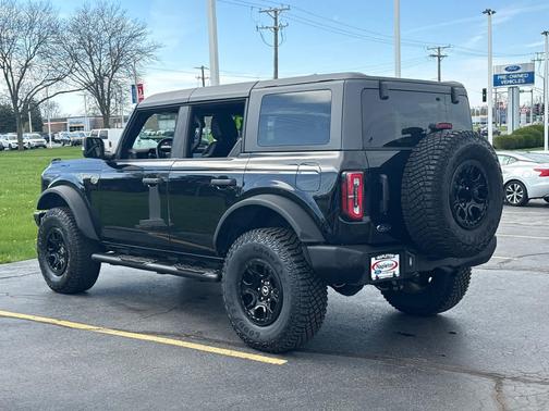 Shadow Black 2022 Ford Bronco Wildtrak