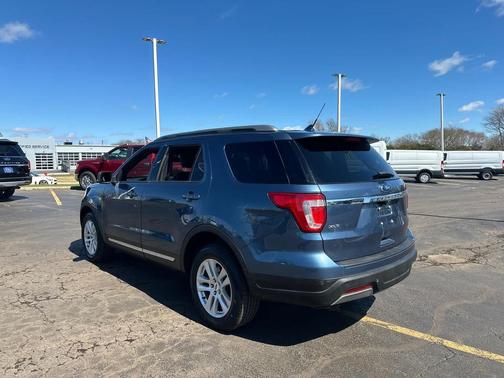 Blue Metallic 2019 Ford Explorer XLT