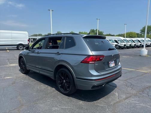 2022 Volkswagen Tiguan 2.0T SE R-Line Black