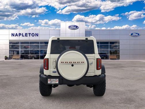 Oxford White 2026 Ford Bronco Outer Banks
