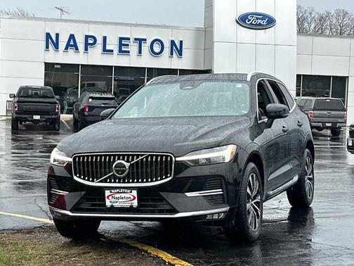 2023 Volvo XC60 B5 Plus Bright Theme