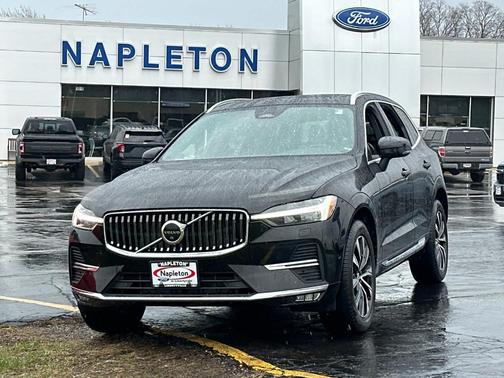 2023 Volvo XC60 B5 Plus Bright Theme