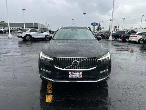 2023 Volvo XC60 B5 Plus Bright Theme