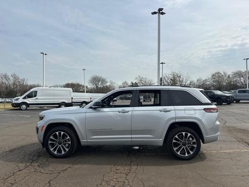 2022 Jeep Grand Cherokee Overland