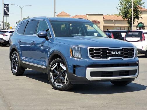 Midnight 2025 Kia Telluride S