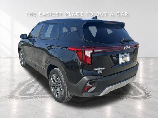 Black 2026 Kia Seltos LX AWD