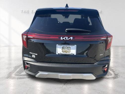 Black 2026 Kia Seltos LX AWD
