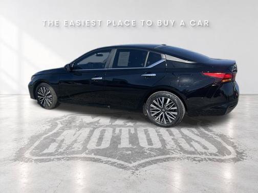 Super Black Clearcoat 2025 Nissan Altima 2.5 SV