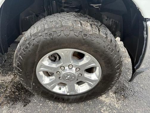 Bright White Clearcoat 2024 RAM 2500 Big Horn