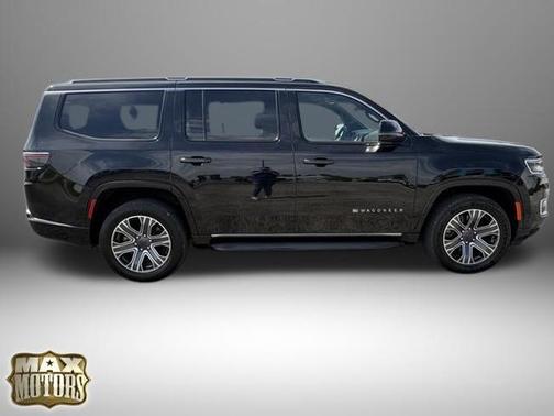 Diamond Black Crystal Pearlcoat 2024 Jeep Wagoneer Series II