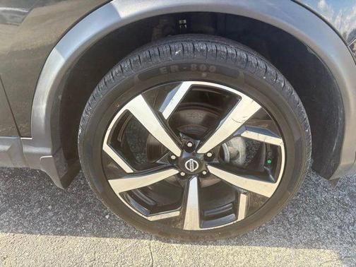 Magnetic Black Pearl 2022 Nissan Rogue Sport SL
