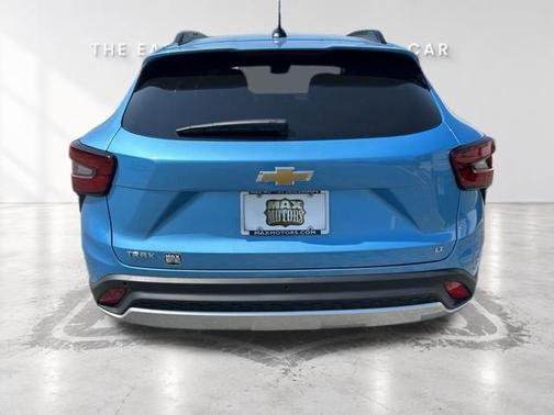 Marina Blue Metallic 2026 Chevrolet Trax LT